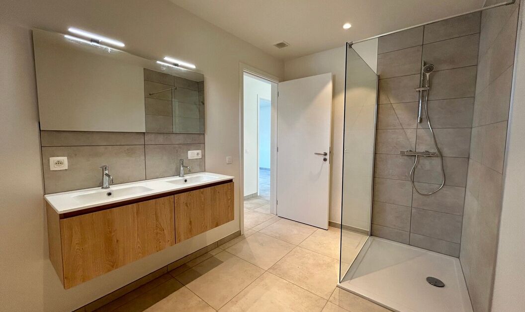 Gelijkvloerse verdieping te huur in Buggenhout