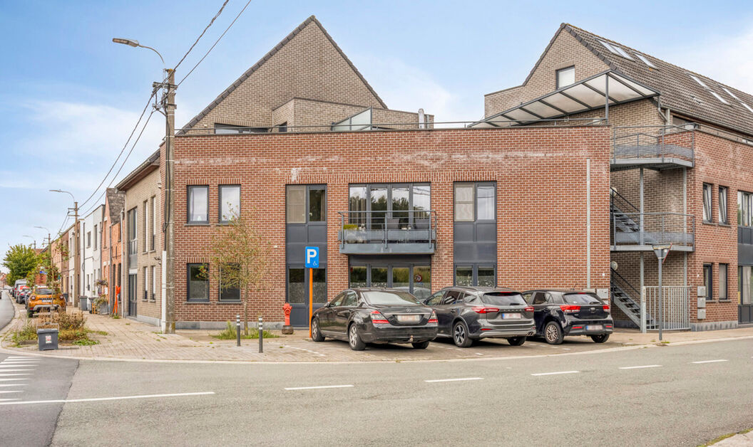 Gelijkvloerse verdieping te koop in Zele