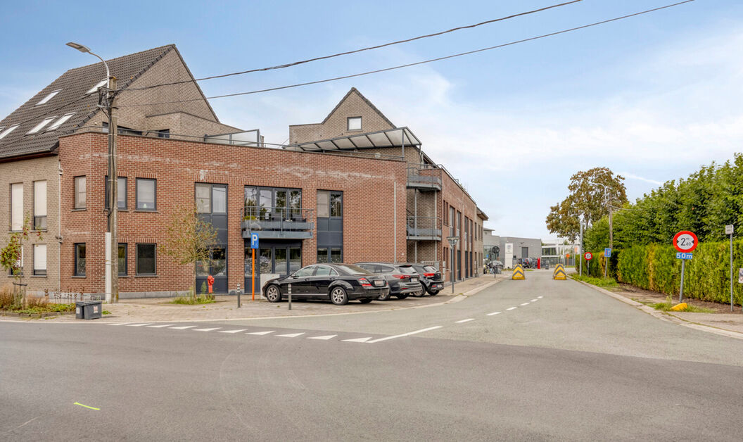 Gelijkvloerse verdieping te koop in Zele